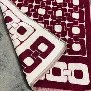 Vintage SEARS Burgundy CHAIN LINK Hand Towel 31"x16.5": Cotton - Reversible